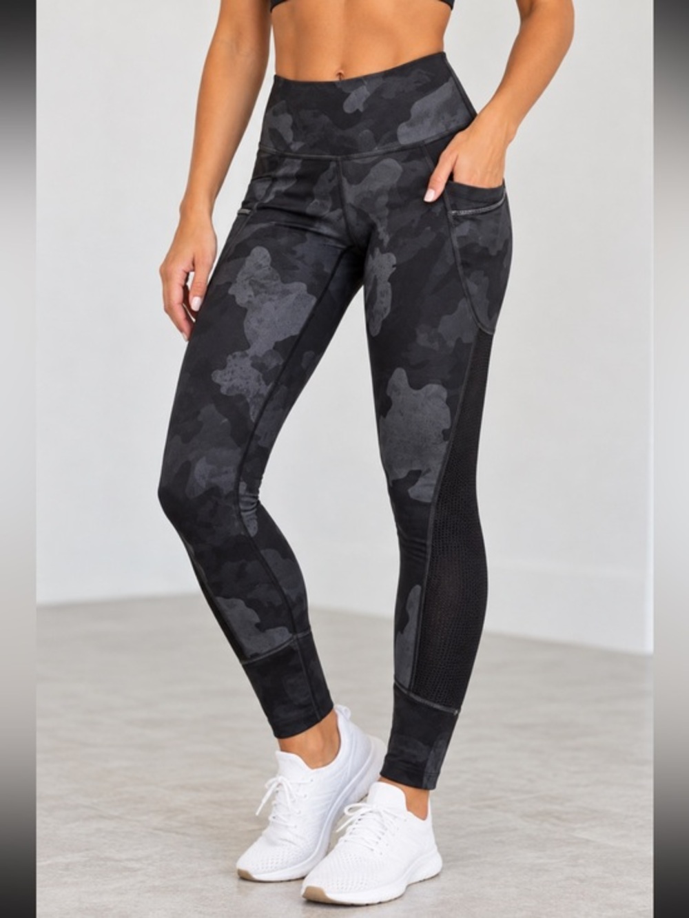 Athleta Black Camo Mesh Pocket Leggings Size XS